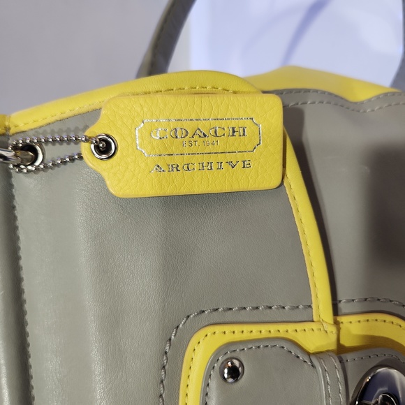 💥💥💥Coach Vintage Legacy Gray Yellow Archival Leather Willis Crossbody Y2K - Picture 5 of 12